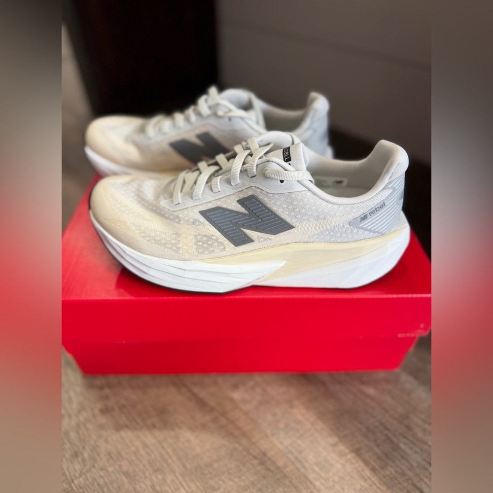 Women's New Balance FuelCell Rebel